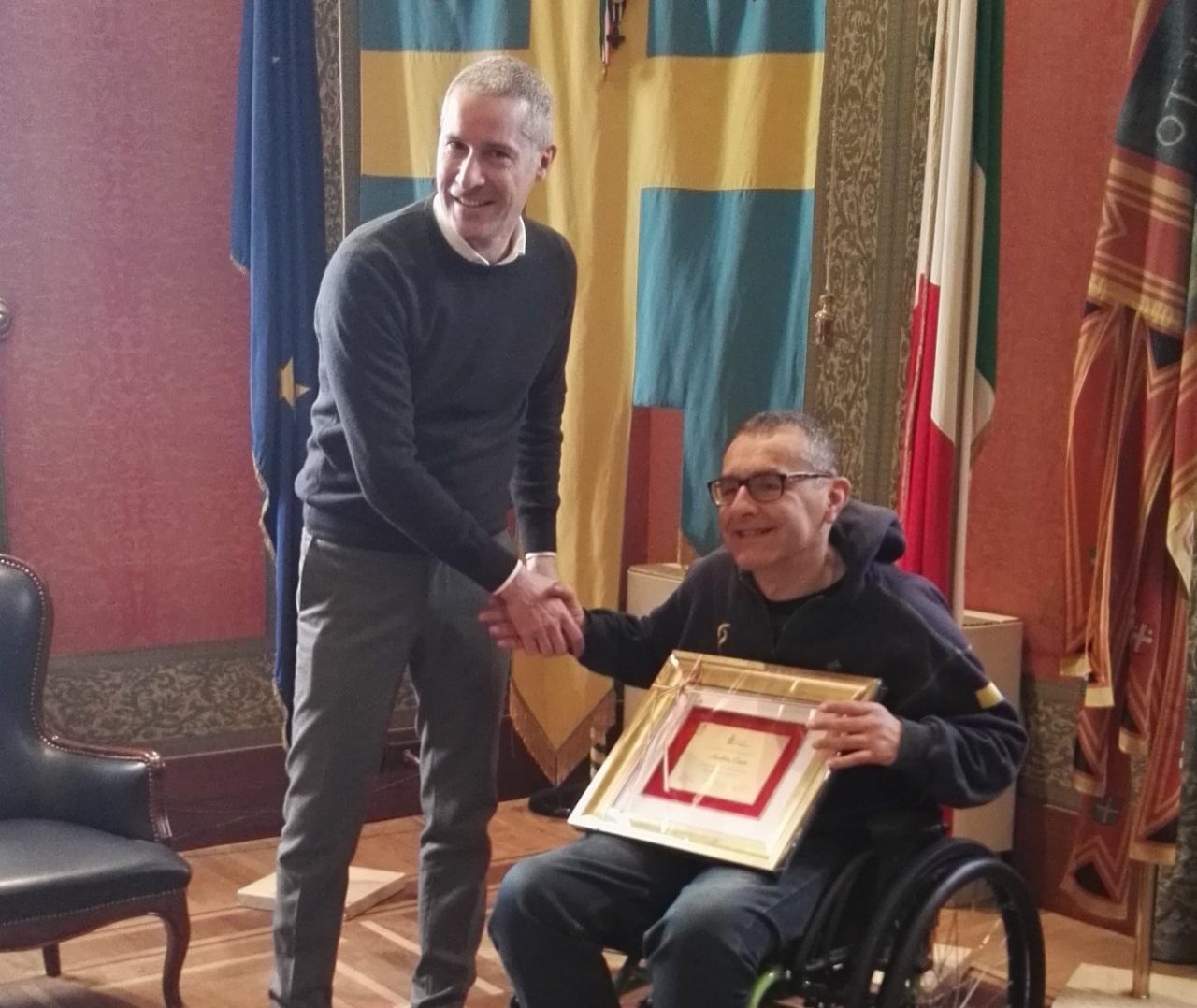 Andrea Conti, campione handbike premiato a Palazzo Barbieri