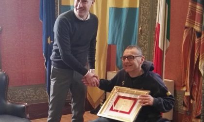 Andrea Conti, campione handbike premiato a Palazzo Barbieri