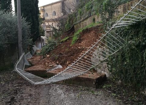 Poiano, domani tornerà percorribile via Abate Pietro Caliari