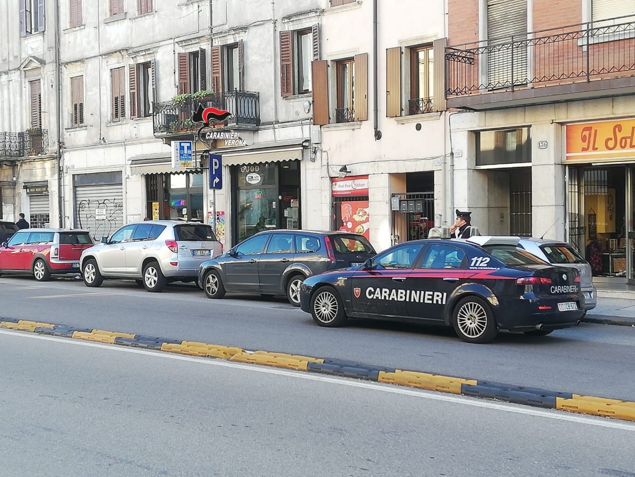 Verona, detenuto agli arresti domiciliari se ne va a passeggio: arrestato dai Carabinieri
