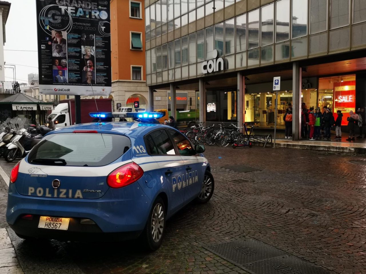 Coin, furto di cosmetici da 700 euro, arrestata