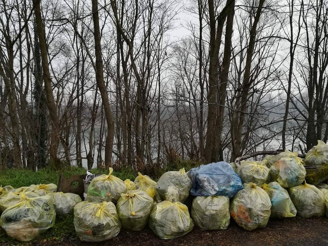 Ciclabile dell’Adige ripulita grazie al lavoro dei 4Cats