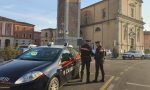 Tentativo di estorsione, 26enne minaccia agenti con un coltello