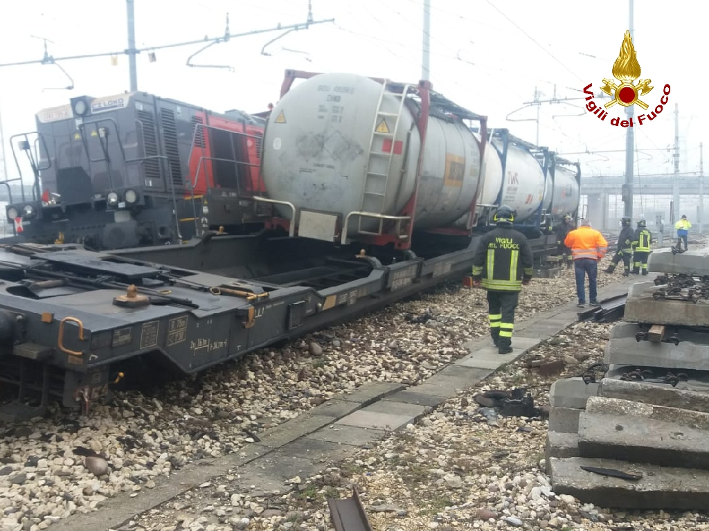 Collisione tra due treni merci al quadrante Europa