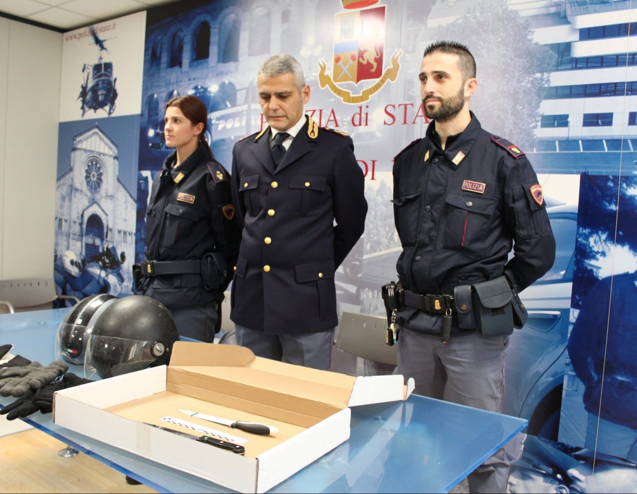 Rapina con coltello alle poste di Verona VIDEO e FOTO