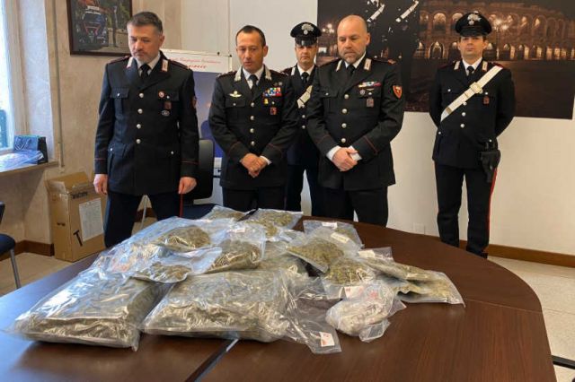Cerea, cinque giovani insospettabili fermati con 6 chili di marijuana