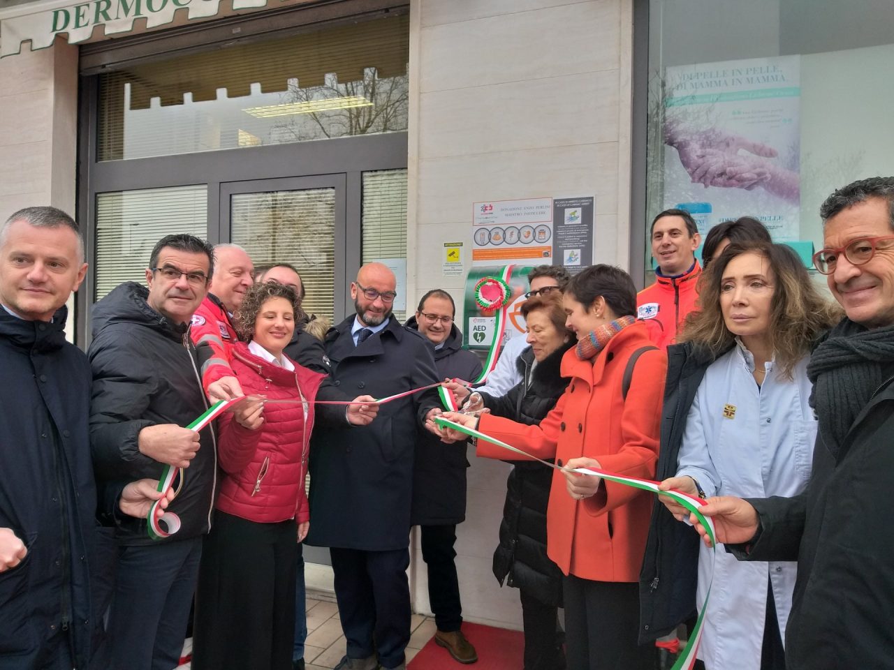 Inaugurato il primo defibrillatore automatico del veronese