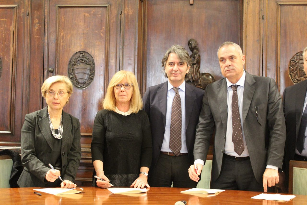 Detenuti diventano tutor per aiutare i cittadini a usare i cassonetti intelligenti