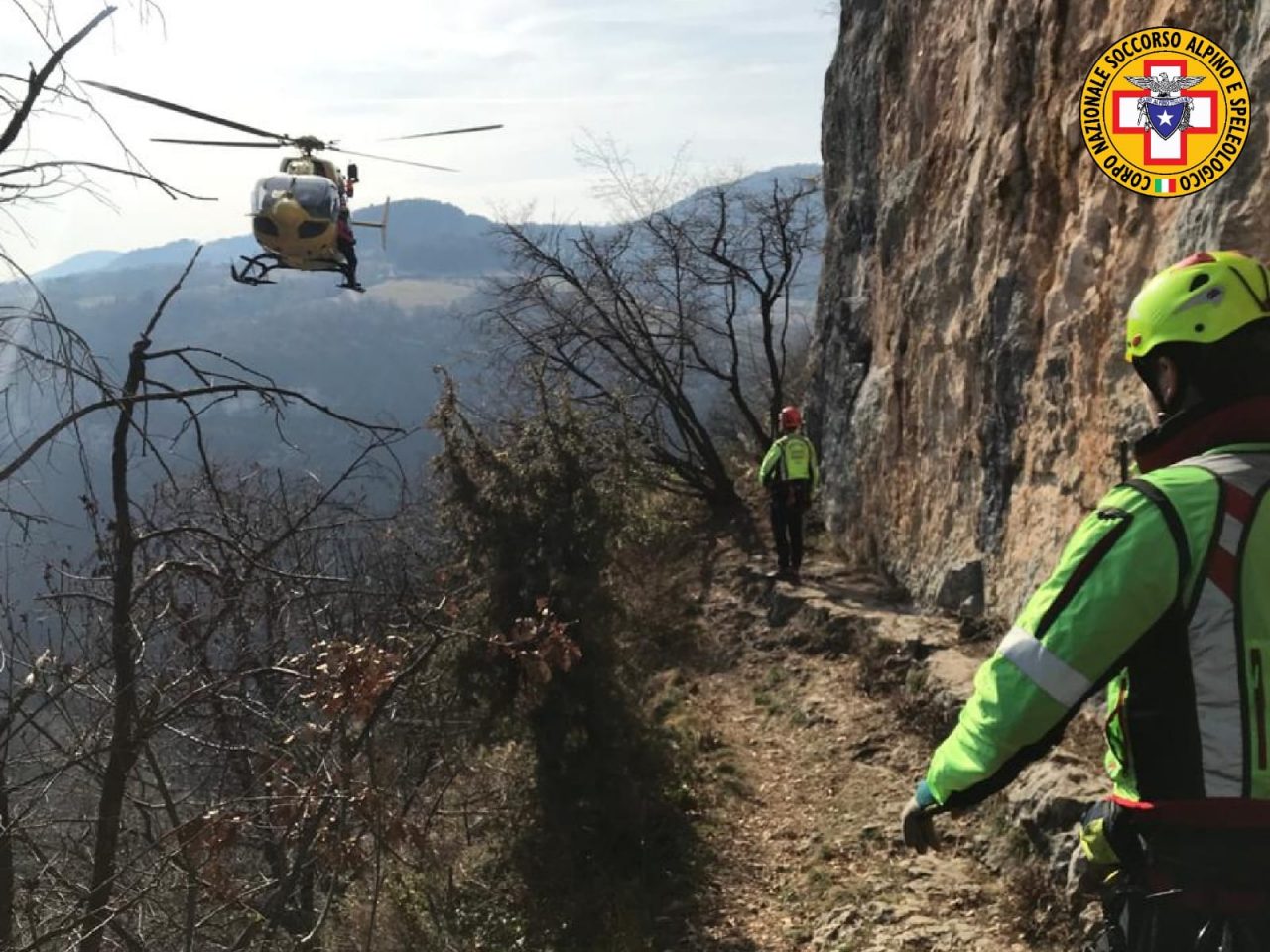 Freeclimber cade dalla parete di roccia, un volo da 15 metri