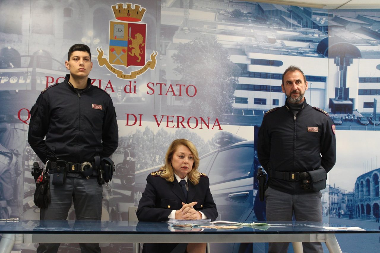 La chiude fuori in poggiolo, arrestato in preda ai fumi dell’alcol