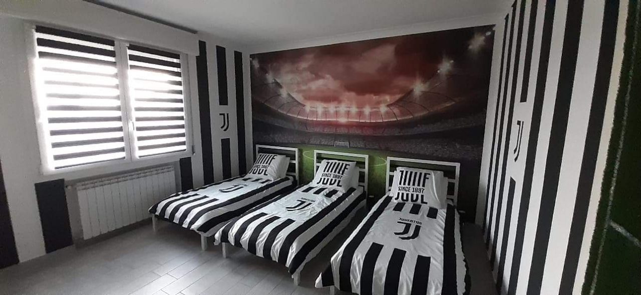 Una camera a tema Juve, il dono del papà di Roverchiara ai figli