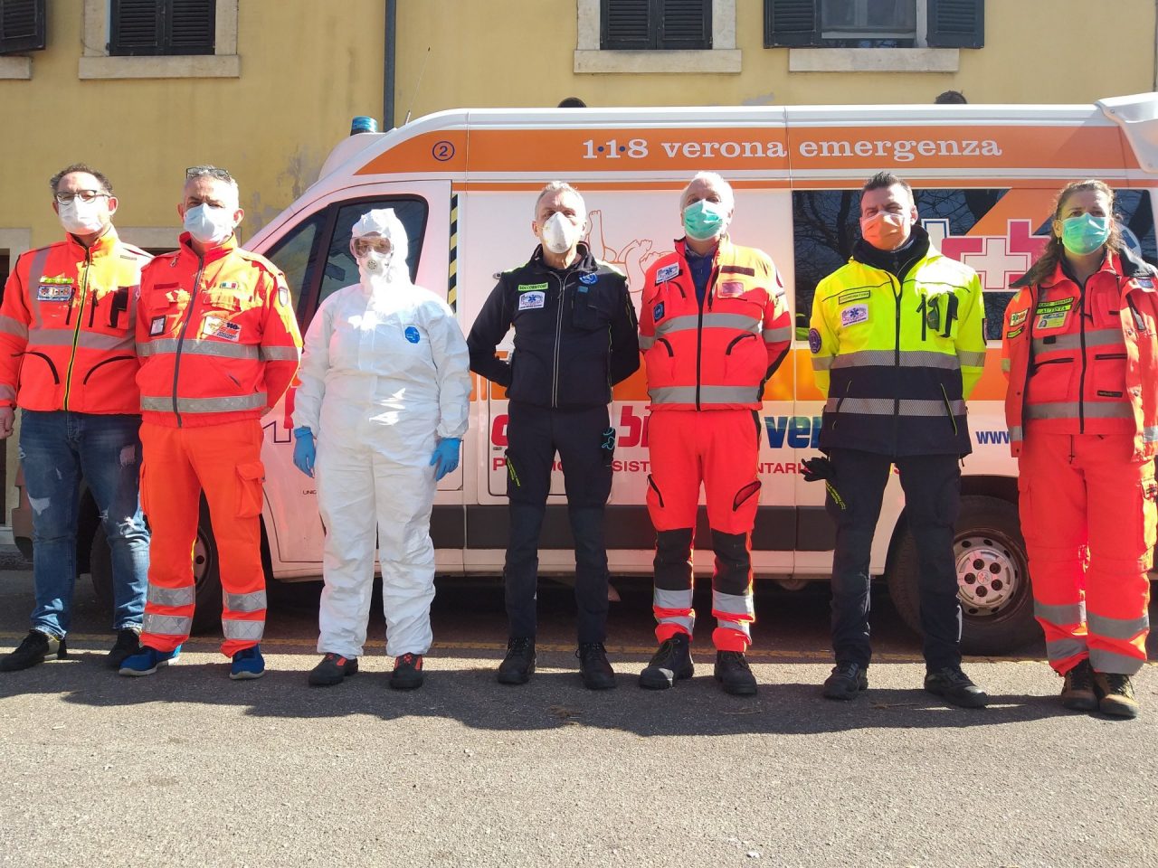 Rete Uni.Ver.So mette a disposizione del 118 otto ambulanze per far fronte all’emergenza