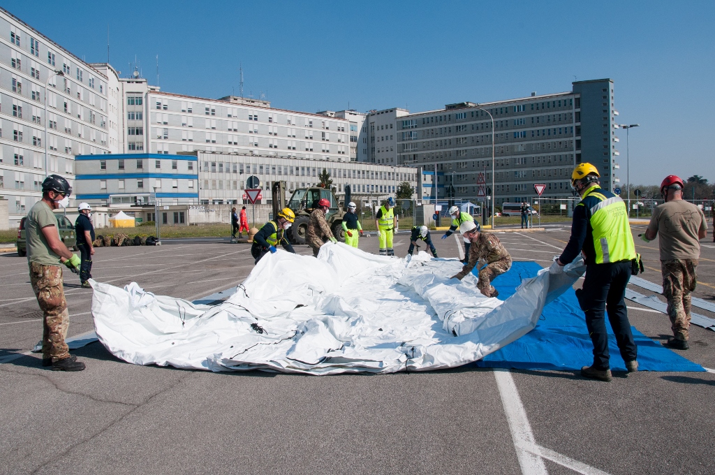 Inaugurato a Cremona l’ospedale da campo realizzato con il contributo del 3° Stormo
