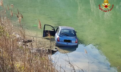 Dolcè: auto esce di strada e finisce nell'Adige FOTO