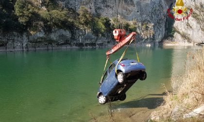 Auto nell'Adige a Dolcè, era un tentativo di suicidio