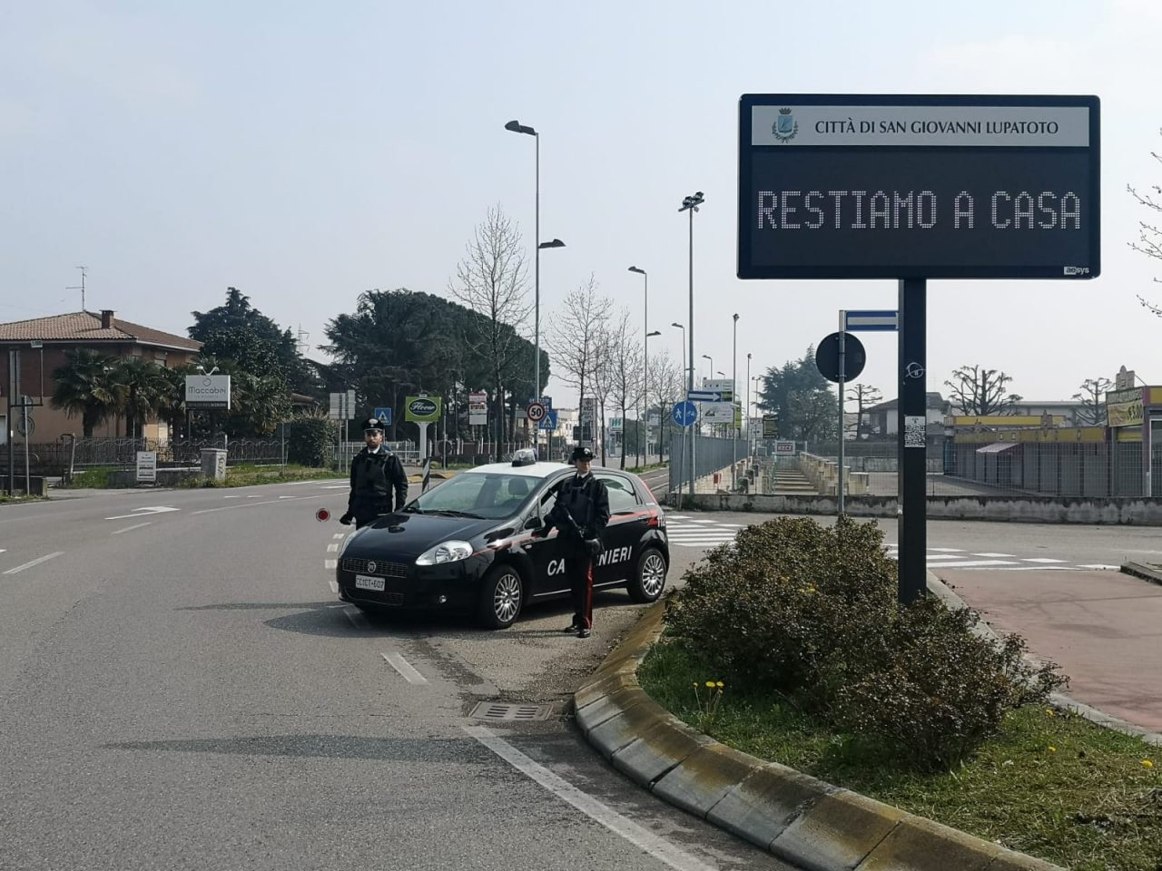 Consegnano cibo non a domicilio, nei guai due esercizi pubblici