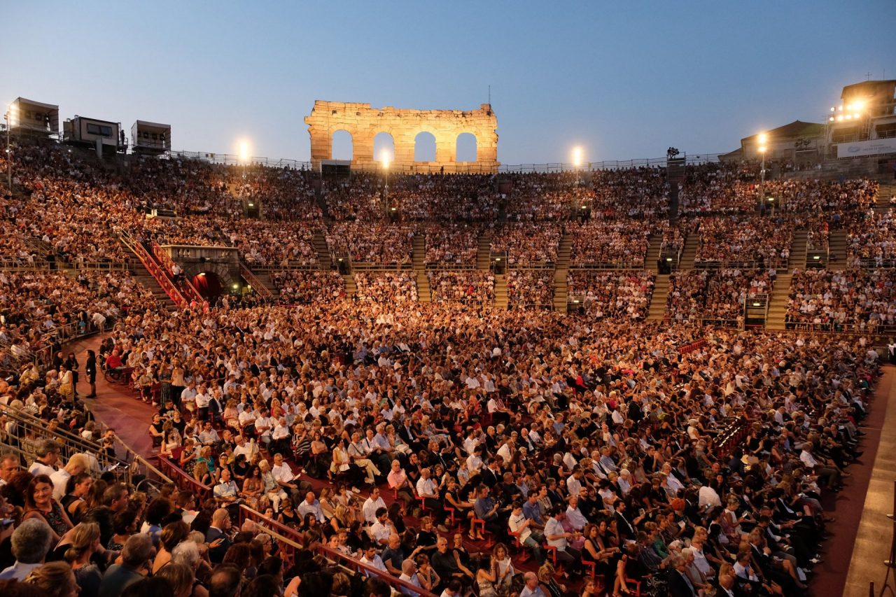 Fondazione Arena di Verona ha deciso di sospendere l’attività operativa