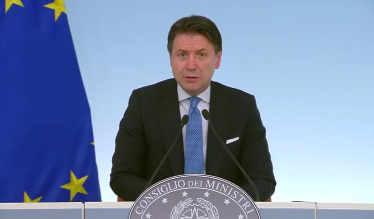 Conte in conferenza stampa a sorpresa: “Tutta l’Italia diventa zona protetta”