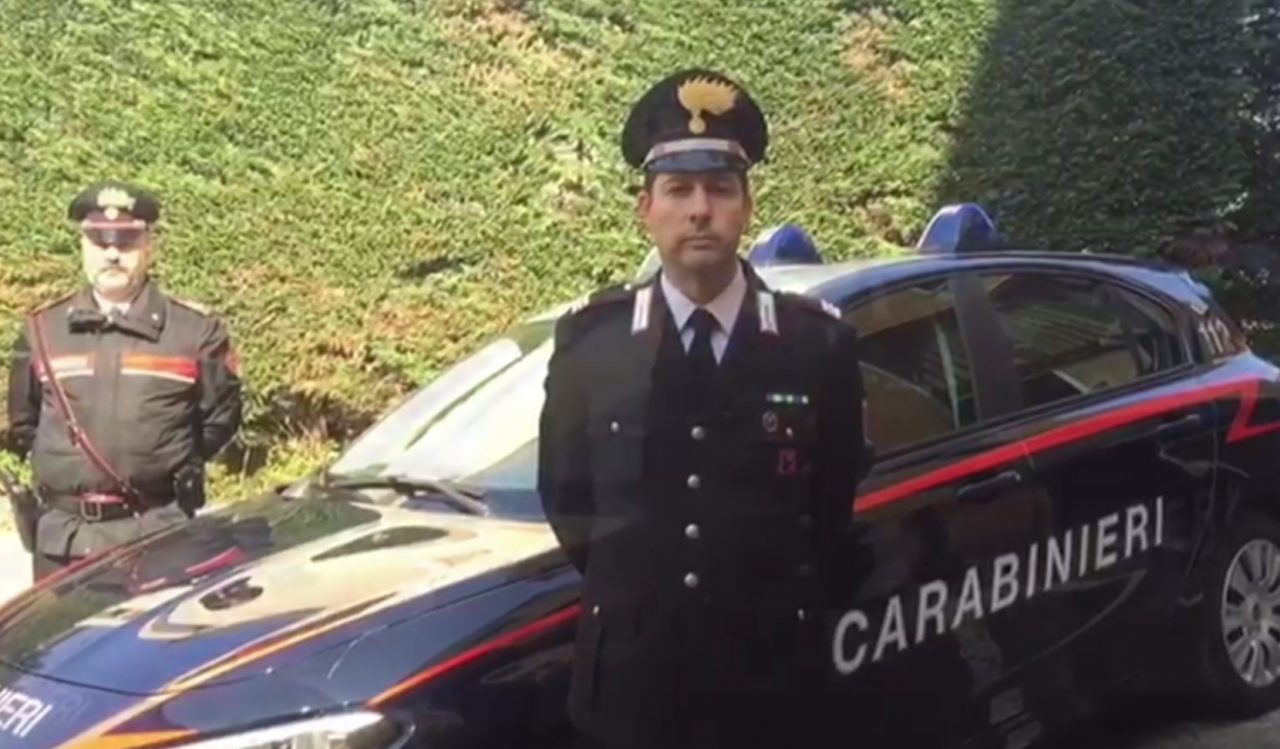 Incidente stradale, i Carabinieri chiedono l’autocertificazione ma vengono aggrediti