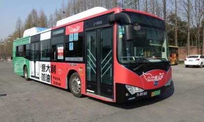 In Cina bus tricolori a sostegno di Verona. Briani: "Hangzhou un punto da cui ripartire"
