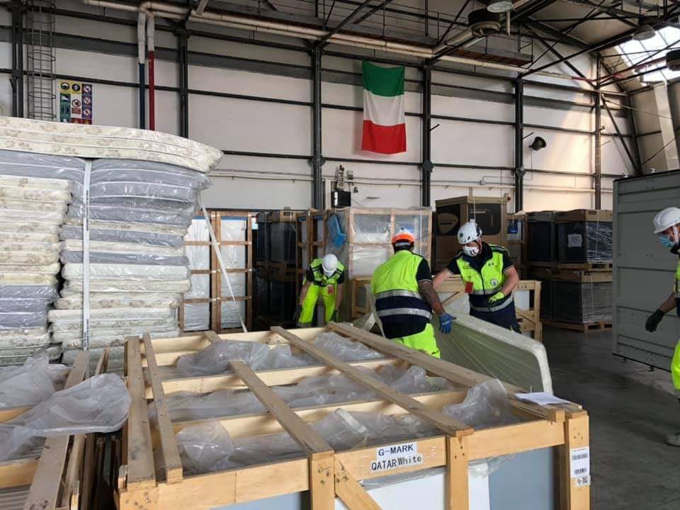 Protezione Civile all’opera per il trasporto e montaggio dell’ospedale da campo arrivato a Villafranca FOTO