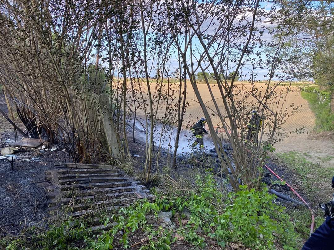 Incendio a Minerbe, alcuni cittadini costretti a rimanere in casa