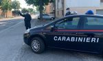 Carabinieri consegnano la pensione a una coppia di anziani a Verona