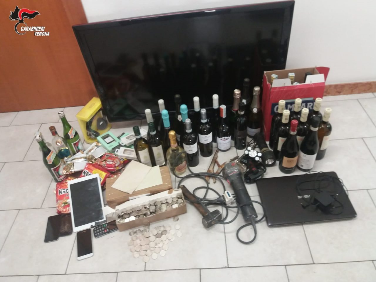 Ruba in un hotel e in un negozio chiusi per le restrizioni, recuperata la refurtiva