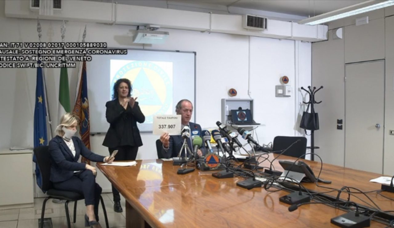 Affrontare la Fase 2, Zaia: “La mascherina non è un obbligo di legge è la salvezza”