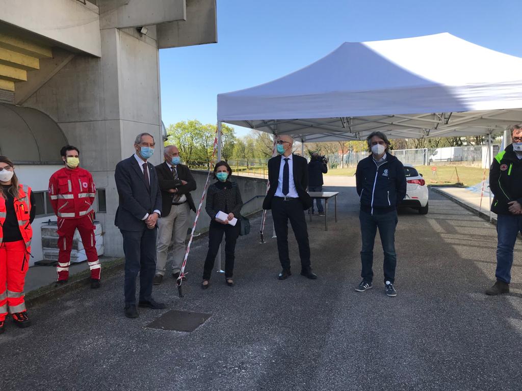 Creata davanti al Palasport l’area per l’esecuzione dei tamponi drive-in