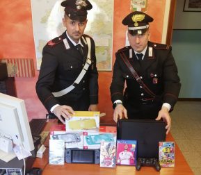 Scontrino da 2 euro ma nel carrello avevano merce dal valore di 500 euro, arrestati