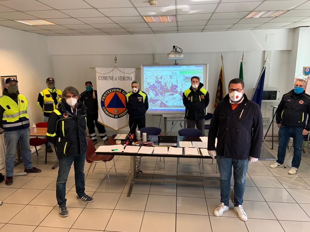 Visita al Coc della Protezione Civile, Sboarina: “Grazie al vostro impegno, i veronesi non sono soli”