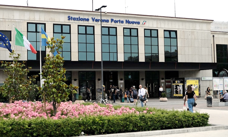 Scarcerato perché positivo al Coronavirus, ma poi lo trovano in giro in stazione
