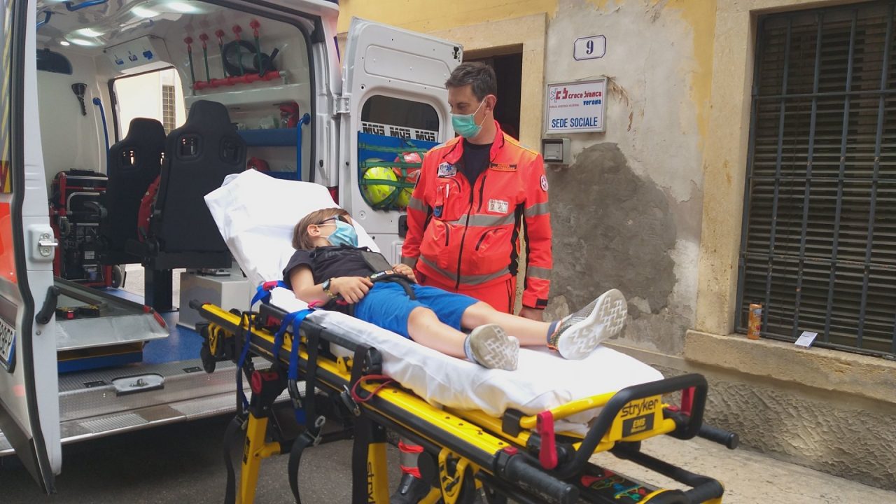 Croce Bianca Verona, bimbi in sicurezza anche in ambulanza – VIDEO