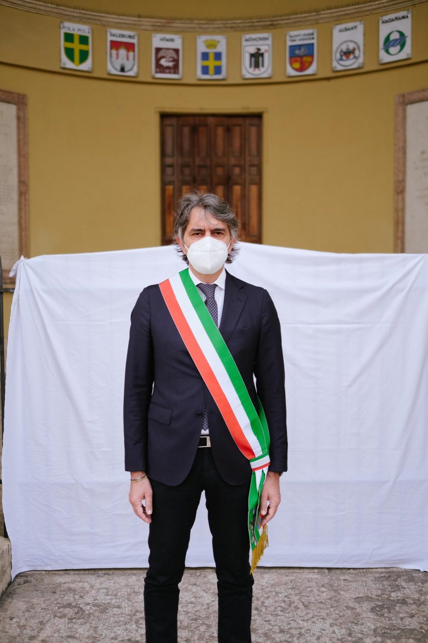 Telo bianco a Palazzo Barbieri e minuto di silenzio per ricordare la strage di Capaci