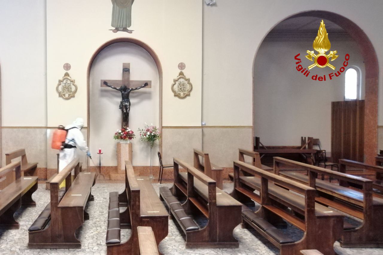 IMG_20200414_1 Sanificazione Chiesa Maria Immacolata via San Marco