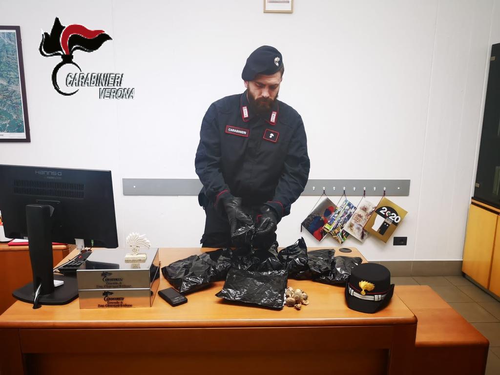 Sequestrati 870 grammi di capsule di papavero d’oppio: 41enne nei guai