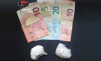 Dal controllo si scopre che era senza assicurazione...ma in possesso di cocaina
