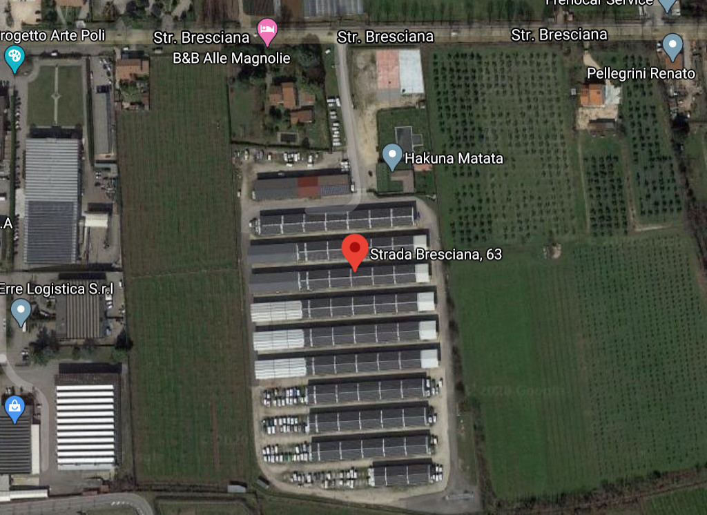 Scontro quasi frontale tra due vetture sulla strada Bresciana, una donna ferita
