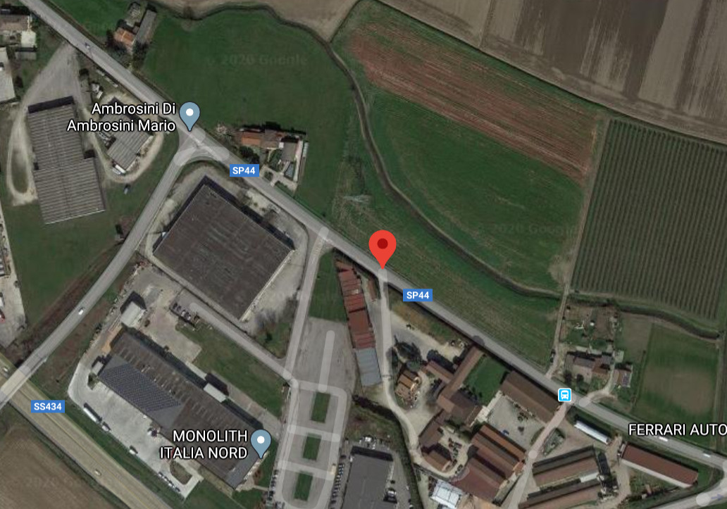 Pensionato precipita dal tetto di una rimessa, è in gravi condizioni