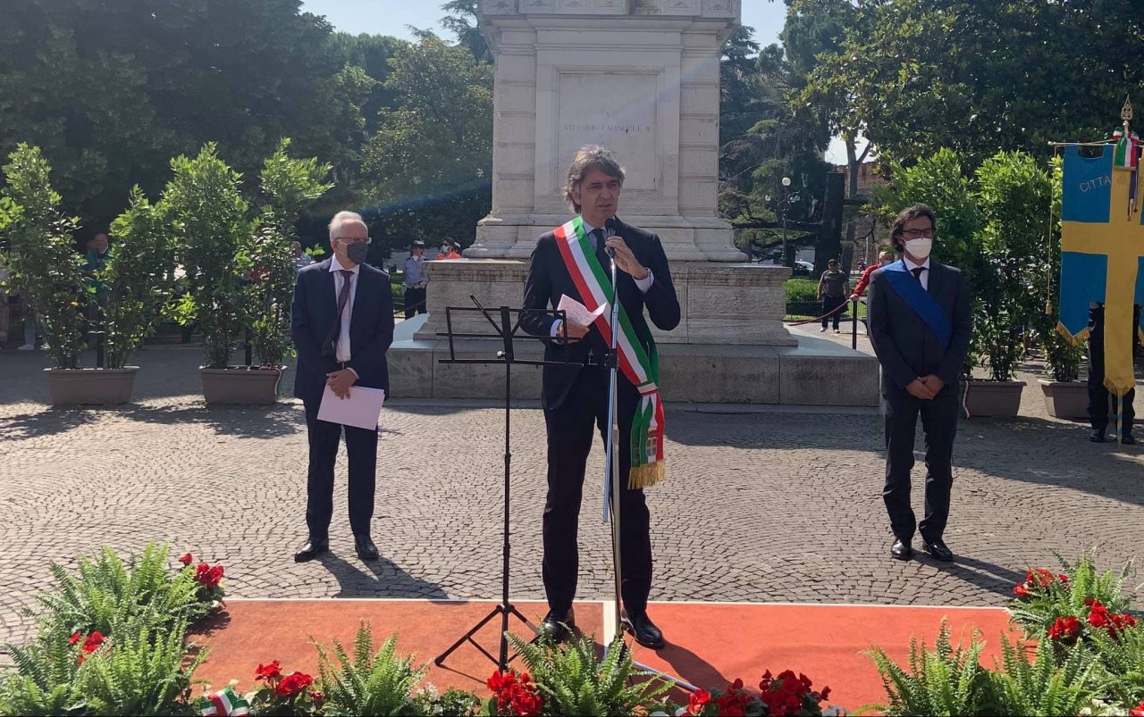 Festa della Repubblica in forma ridotta in Piazza Bra