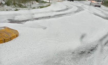 “Neve” di giugno? No, è un’incredibile grandinata: Ca' degli Oppi sommersa VIDEO