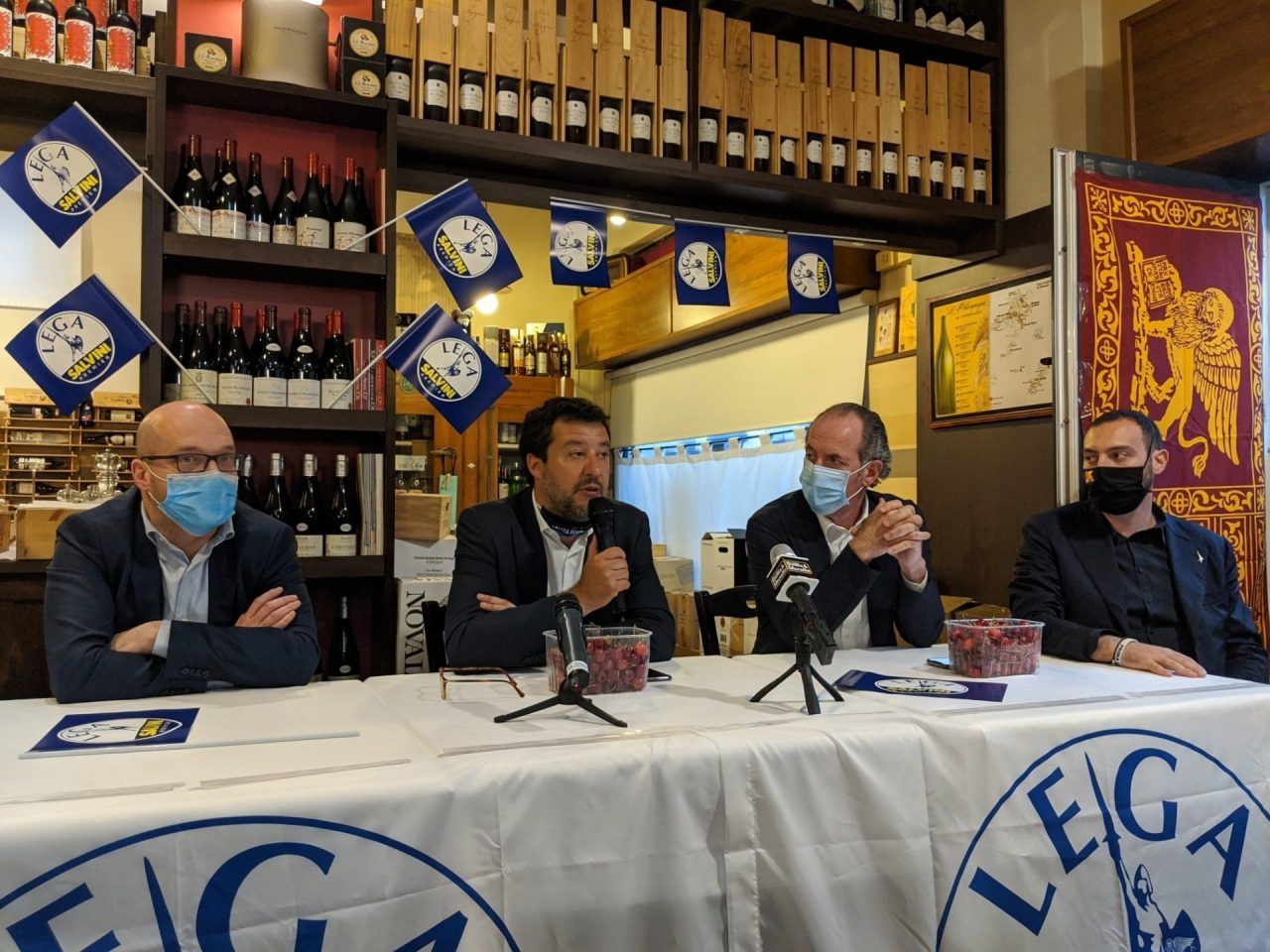 Salvini: “L’autonomia rimane un cardine. Nessuna competizione tra me e Zaia”