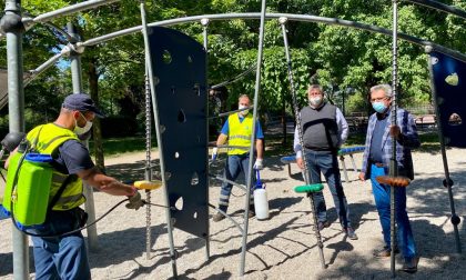 Riaperti tutti i parchi giochi a Verona, decine di operatori Amia impegnati