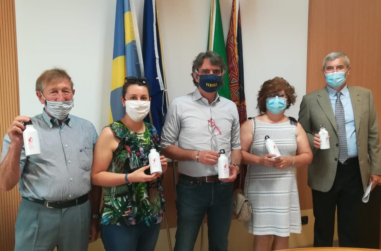Giornata mondiale del donatore di sangue: borracce personalizzate nei centri trasfusionali