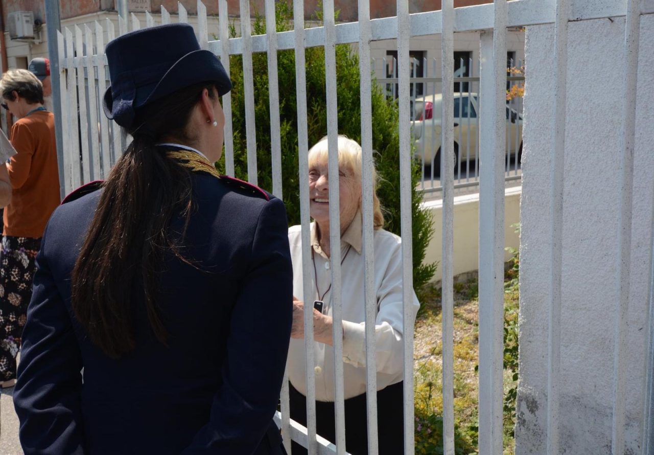 Truffati tre veronesi ultraottantenni adescati nel condominio da una coppia di malintenzionati