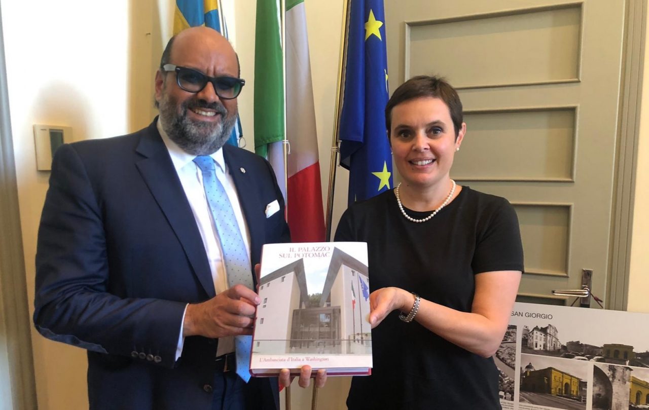 L’assessore Toffali ha ricevuto, a palazzo Barbieri il console Mattia Carlin