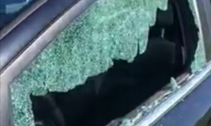 Finestrini sfondati, l'amara scoperta di chi aveva parcheggiato l'auto sull'argine