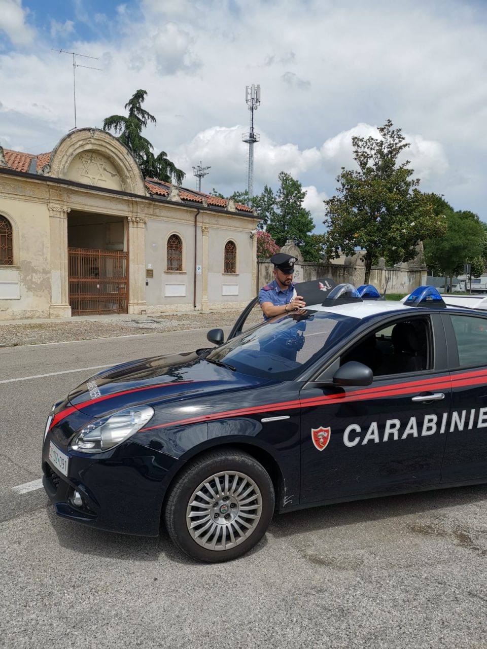 Inseguimento tra le vie di San Michele, arrestato 30enne