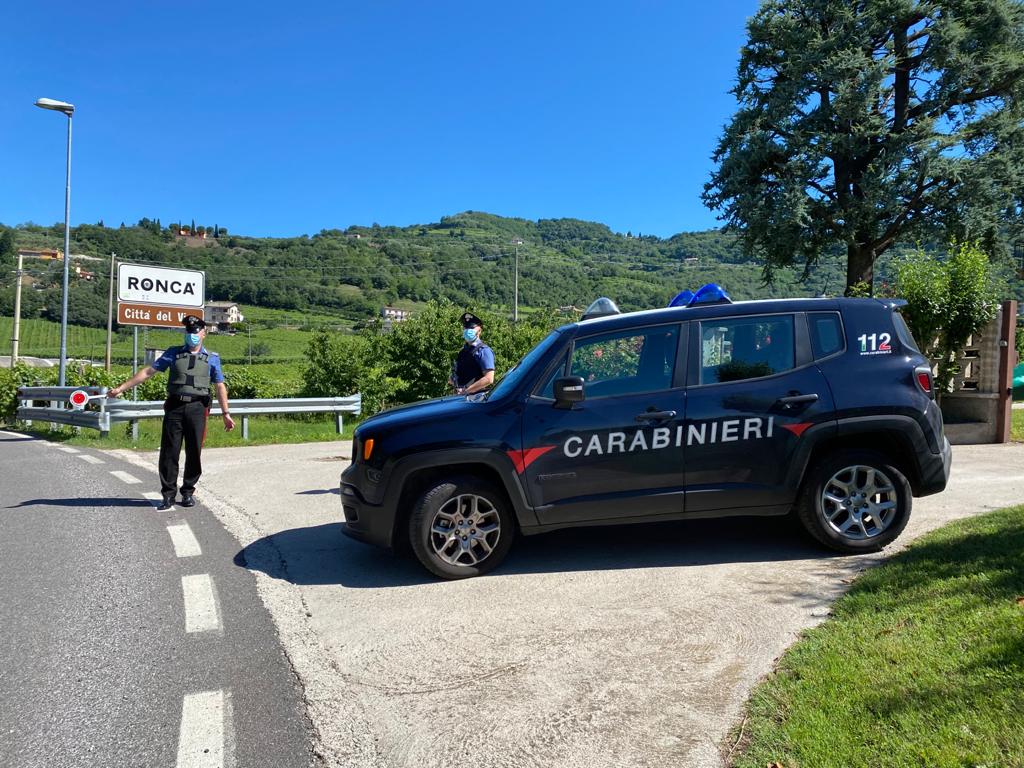 A Roncà torna la “truffa dello specchietto”, denunciato un 24enne